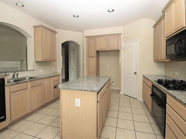 3735 Tidalwood Dr — Photo 8