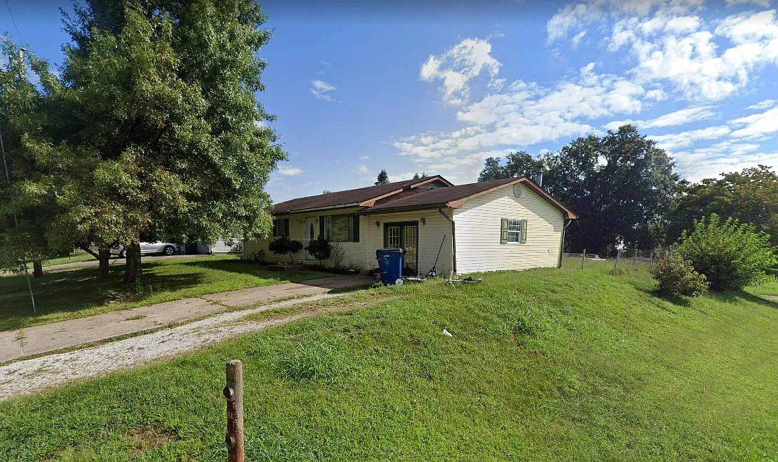 121 Township Road 1216 photo 1