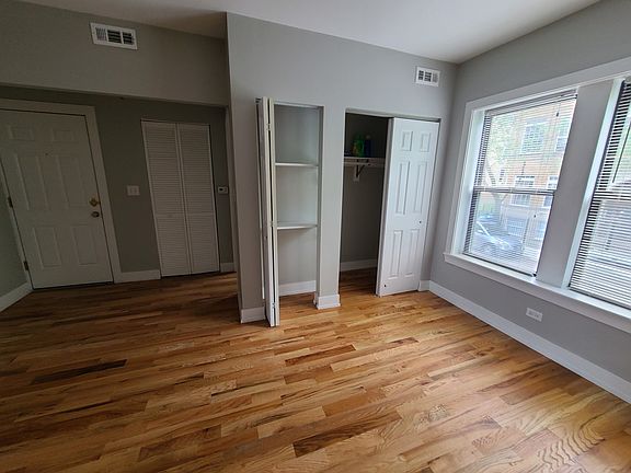3rd image of 826 W Cuyler Ave APT 410