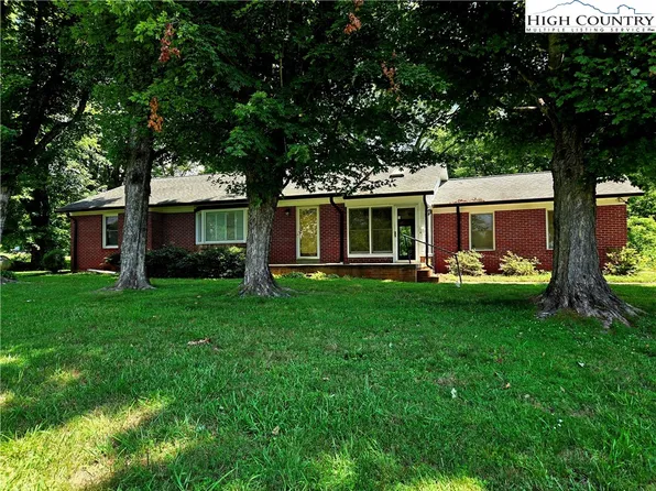206 Bluebird Road, North Wilkesboro, NC 28659