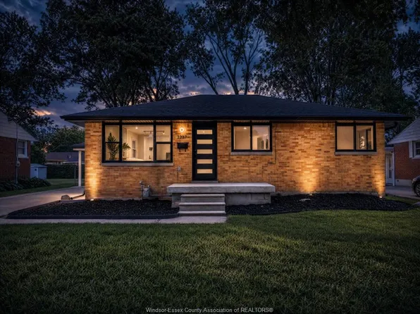 3237 McKay Ave, Windsor, ON N9E 2R6