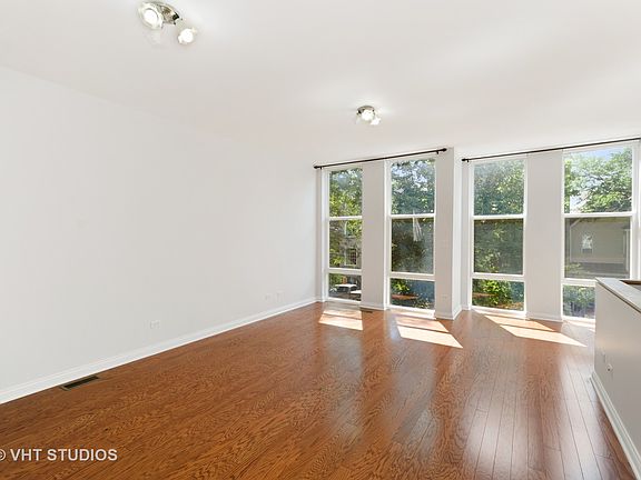4th image of 1915 N Whipple St #2