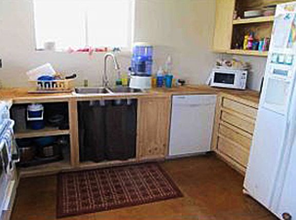 Casita (2nd House) Kitchen
