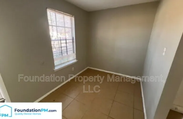 1131 Catalina St — Photo 7