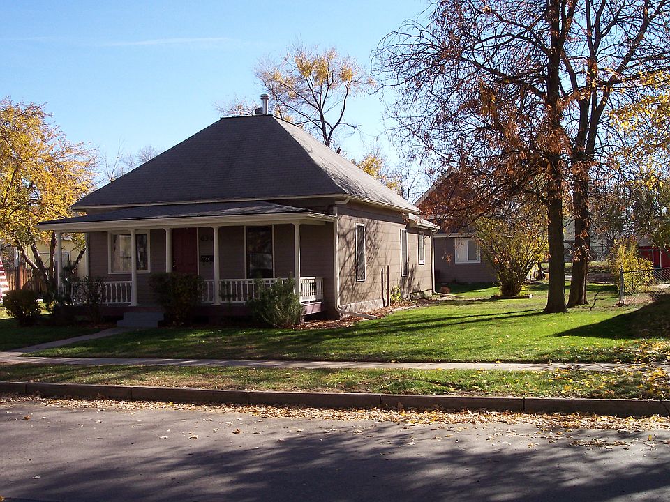 2nd image of 636 W 4th St