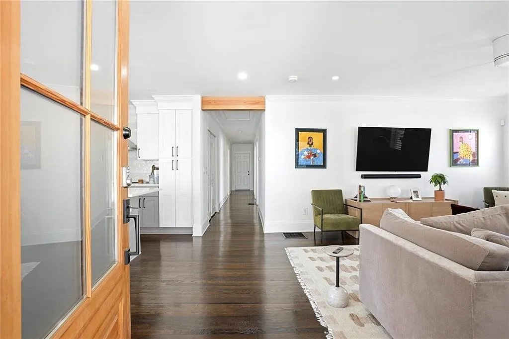 3 bed, 2.0 bath, 1658 sqft, $2,990 — Photo 2