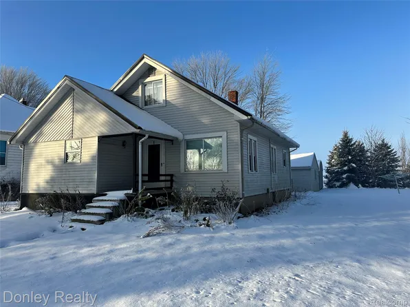 1407 Church St, Decker, MI 48426