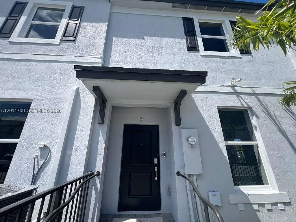 Building Photo - 12430 SW 248th St #9