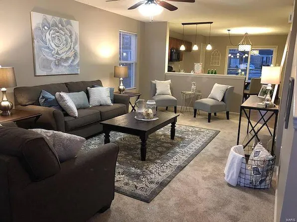 106 Bridgeton Dr, Wentzville, MO 63385