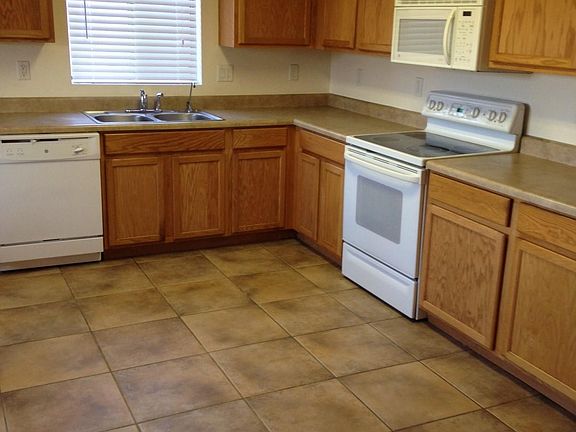 4th image of 23930 W Hadley St