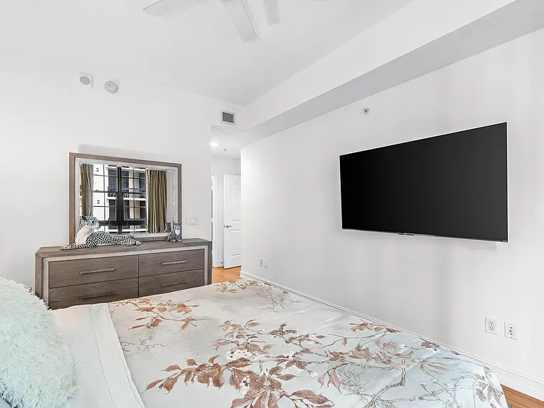 701 S Olive Ave #807 — Photo 12