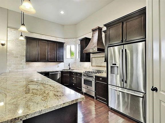 5th image of 910 Snover St #A