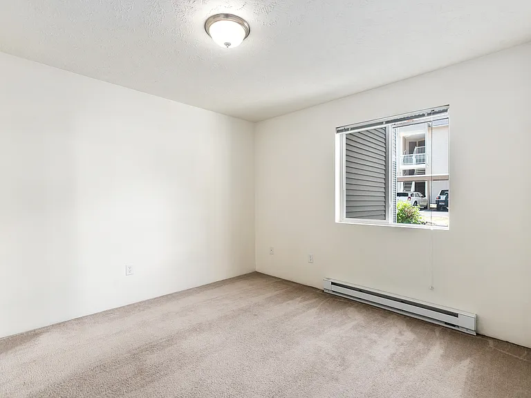 Barrington Place Apartments — Photo 20