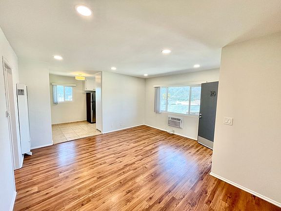 5th image of 3123 Foothill Blvd #25