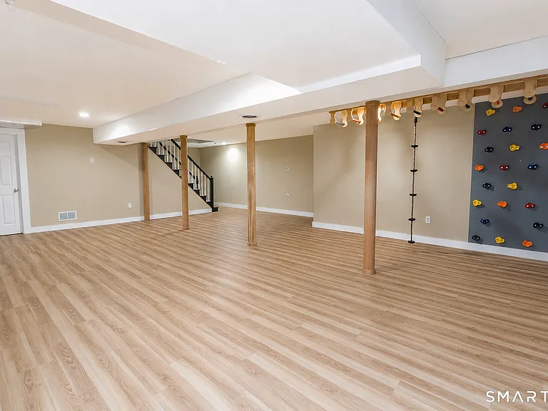 50 Fox Den Rd — Photo 33