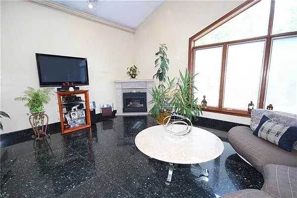 Sold by Bergen Basin Real Estate | media 2