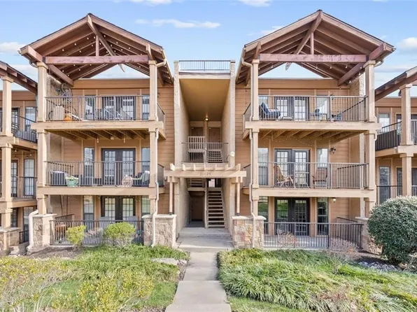 4727 Jarboe St APT 22, Kansas City, MO 64112