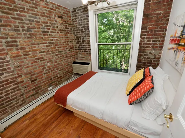 692 10th Avenue image 17 of 24