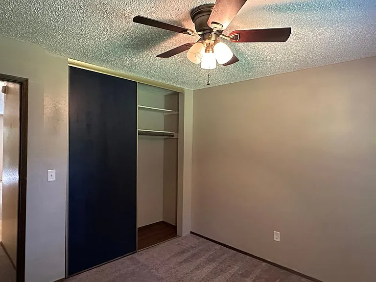 Hillview Terrace — Photo 25
