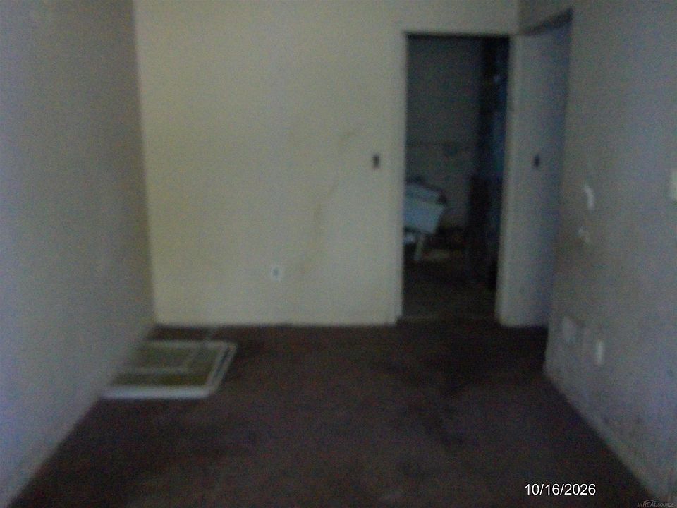 25825 Schoenherr Rd, photo 6