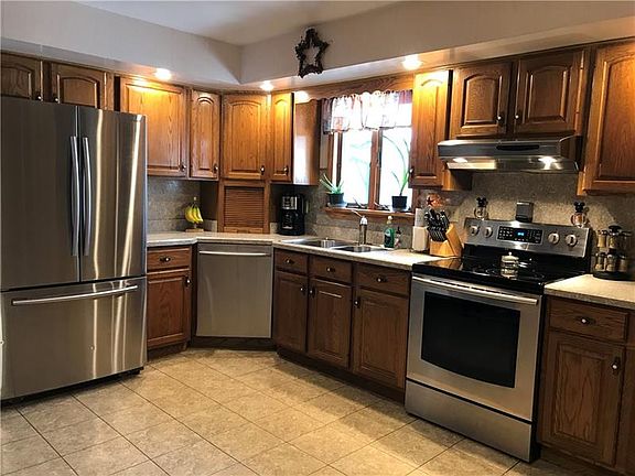 4th image of 5179 Tamarack Dr