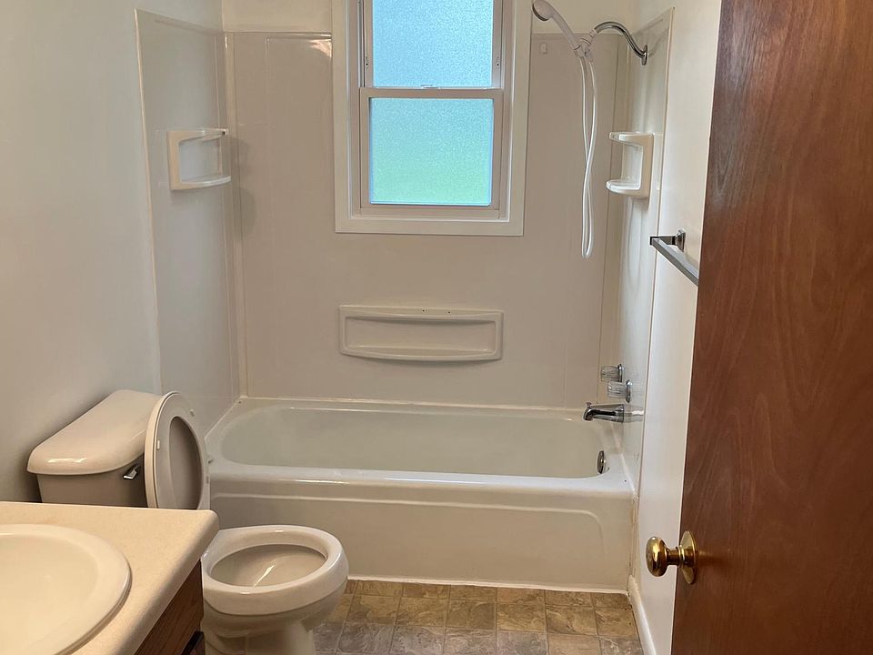 1st image of 4640 4th Cres #1