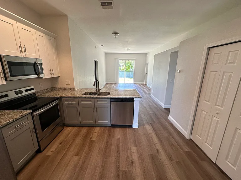 12822 Woodbury Glen Dr — Photo 6