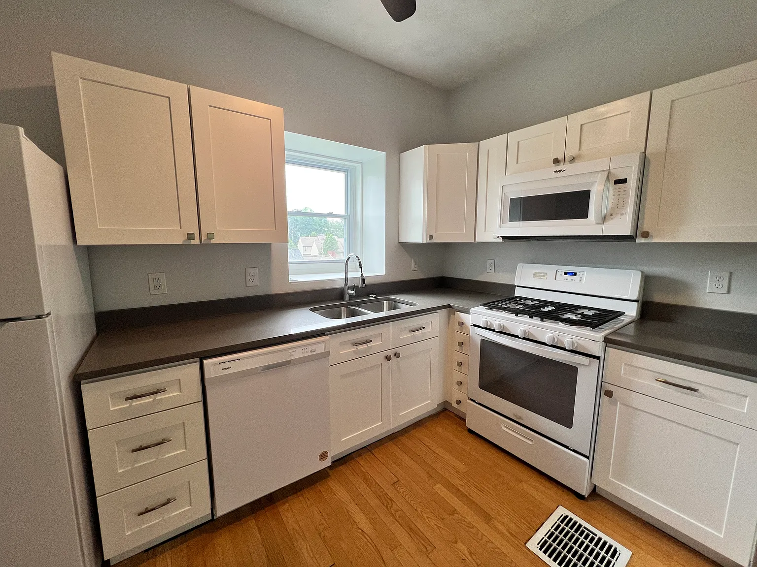 248 Plymouth Street — Photo 3