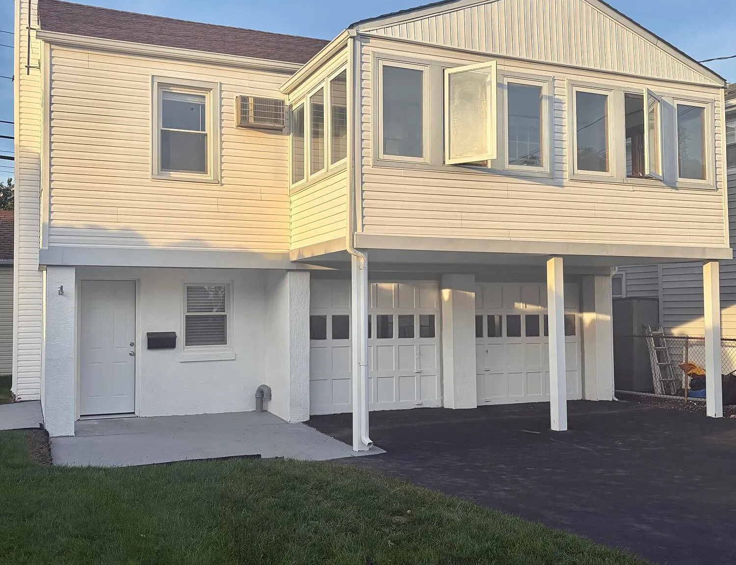 2 bed, 900 sqft, $3,200 — Photo 2