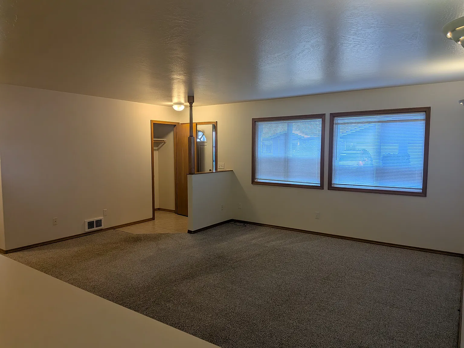 2 bed, 1000 sqft, $2,200 — Photo 3