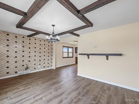 3rd image of 7405 W 64th St