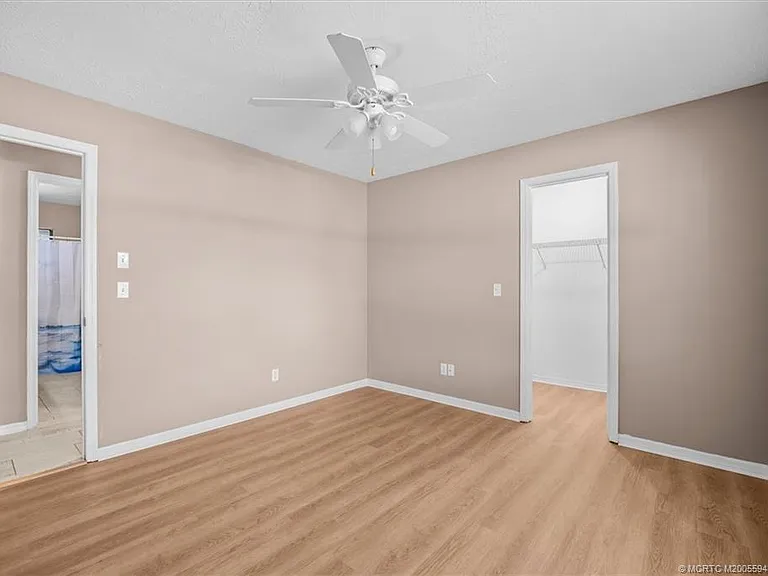 687 NE Maranta Terrado — Photo 20