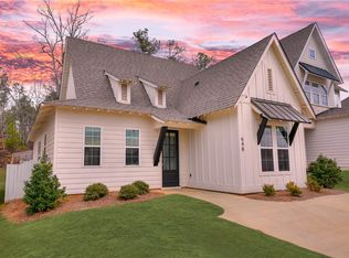 648 Village Dr, Opelika, AL 36801