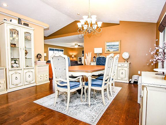 4th image of 4313 Sequoia Dr.