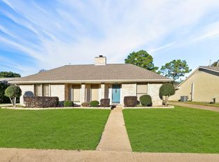 2815 Edgewood Dr, Sugar Land, TX 77479