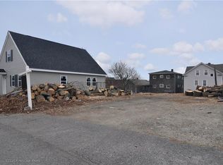 163 Sunbury St, Providence, RI 02908