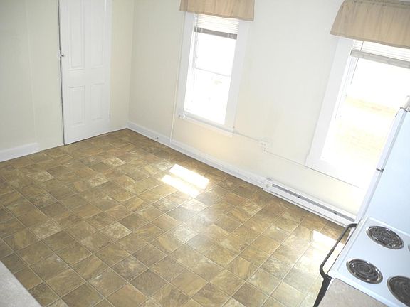 5th image of 41 S Potomac St Fl 2nd