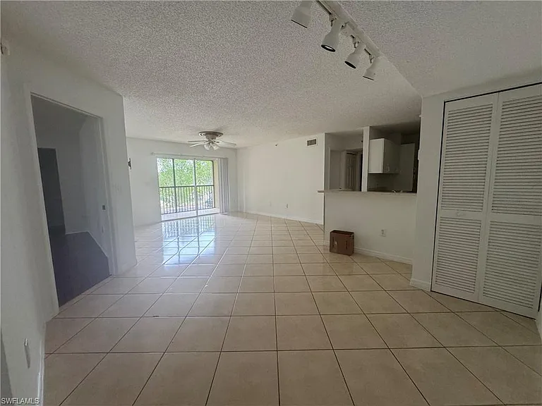 8930 Colonnades Ct E #627 — Photo 3