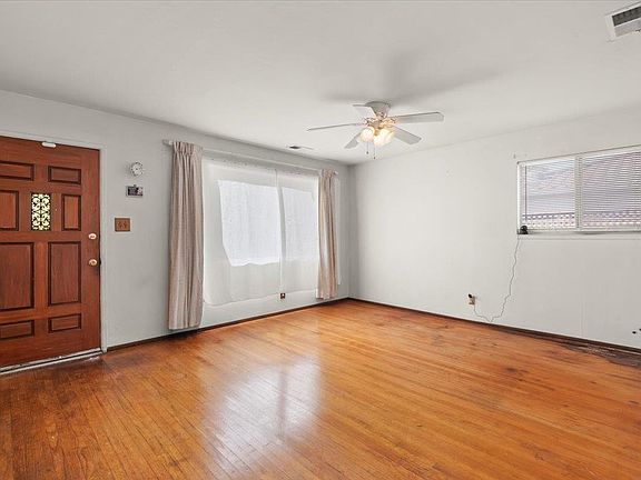 3rd image of 1921 Bowers Ave