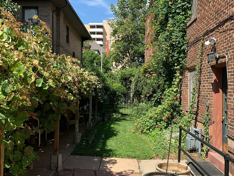 1320 York St #6 — Photo 14