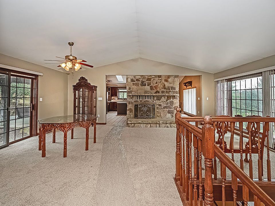 1st image of 109 Ivy Ln