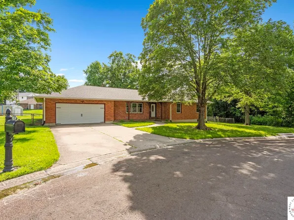 430 Chestnut Dr, Marshall, MO 65340