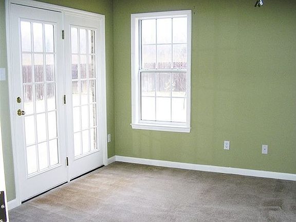 4th image of 9241 S Fairmont Cir