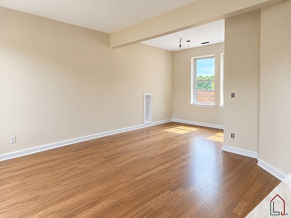 4th image of 1443 W Garfield Blvd