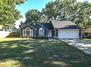 1980 W Twin Springs St, Siloam Springs, AR 72761