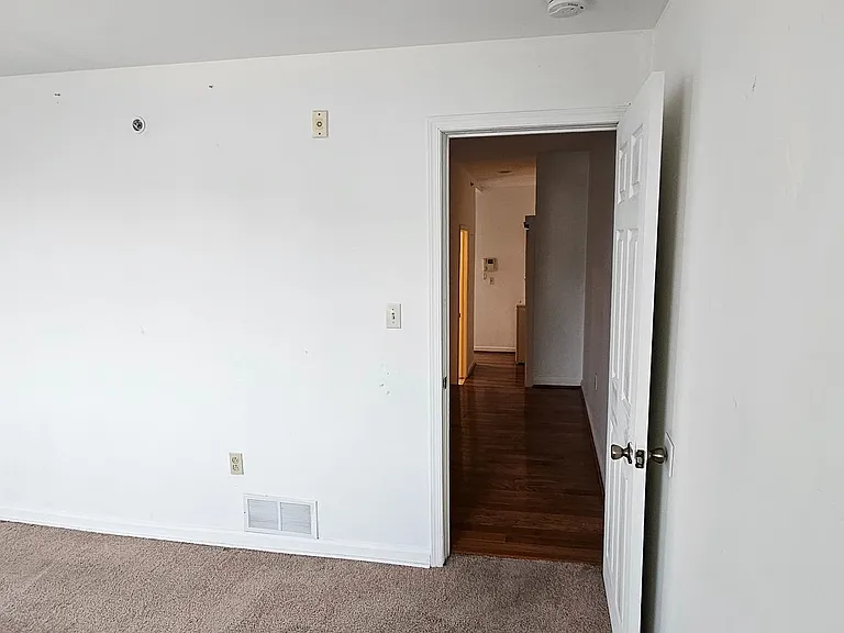 927 N 6th St #3 — Photo 20