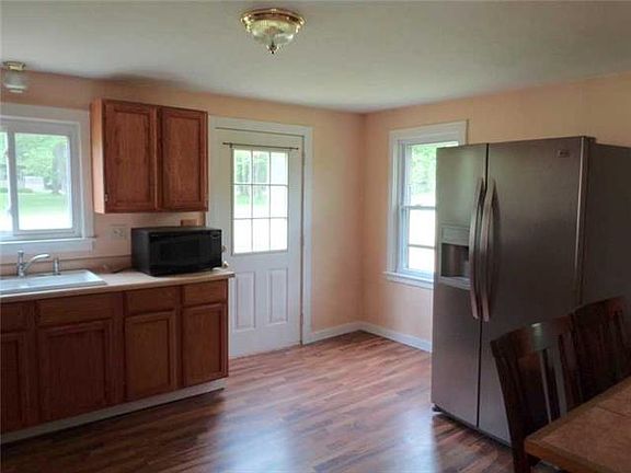 3rd image of 10327 Frances Dr