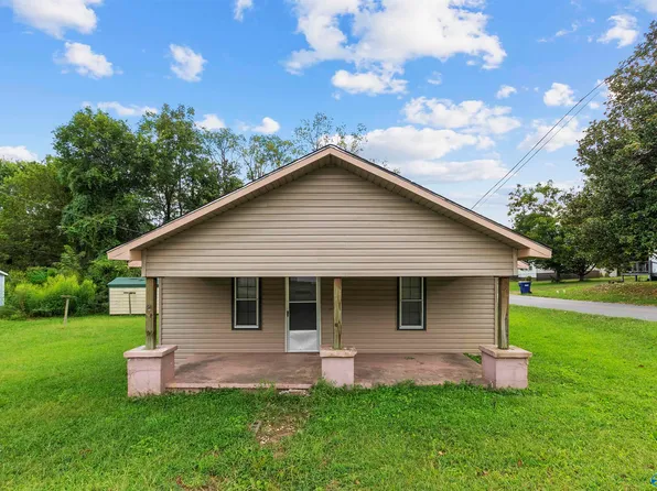 353 4th Ave NW, Arab, AL 35016