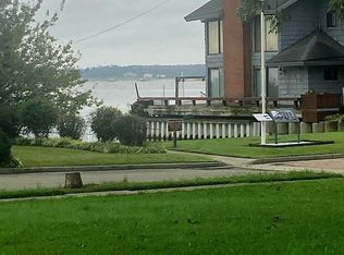 100 Main St APT 3, West Pt, VA 23181