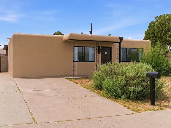 2nd image of 2617 Hagland Pl NE